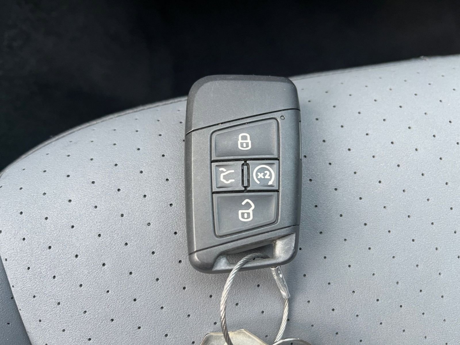 Used 2025 Volkswagen Jetta SE image 21