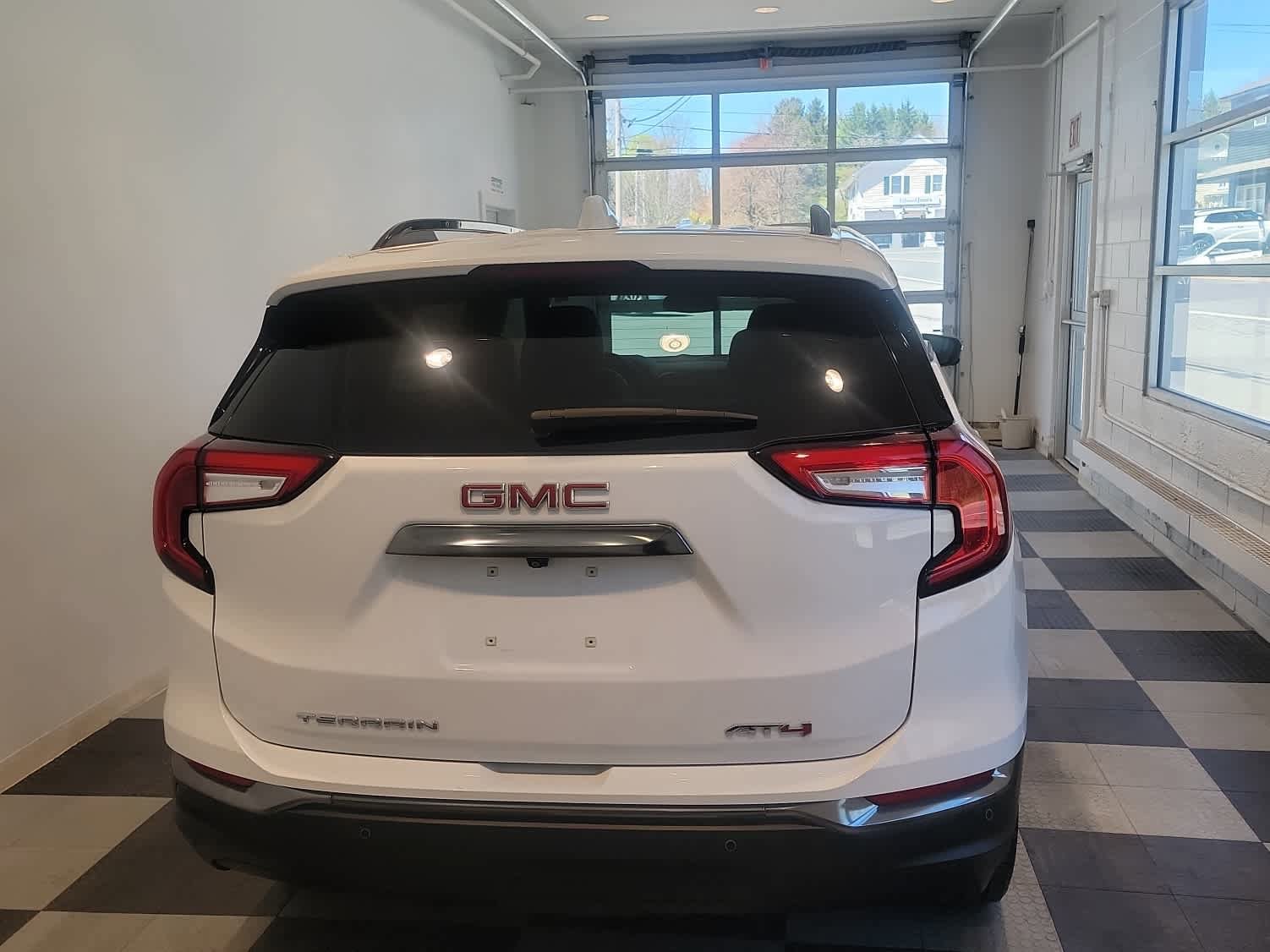 Used 2023 GMC Terrain AT4 w/ Tech Package AWD/4WD image 4