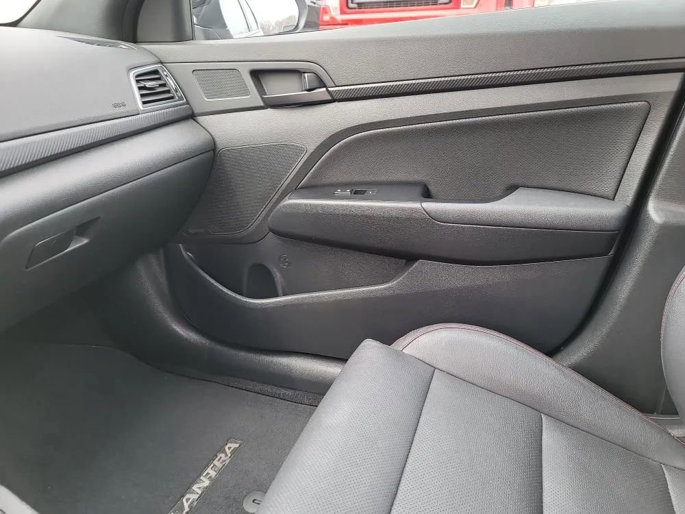 Used 2018 Hyundai Elantra Sport w/ Sport Premium Package 03 FWD image 17