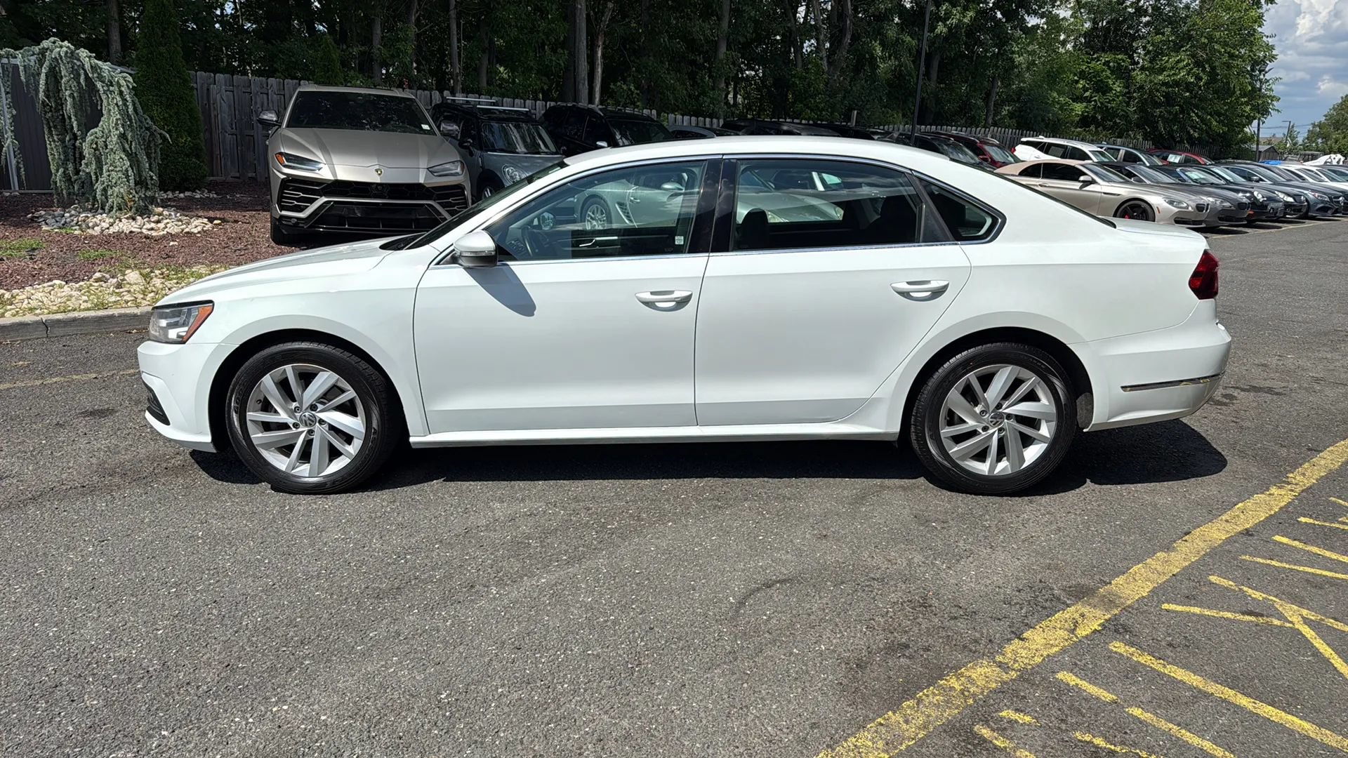Used 2018 Volkswagen Passat 2.0T SE FWD image 8