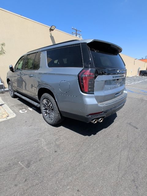 Used 2025 Chevrolet Suburban Z71 AWD/4WD image 3