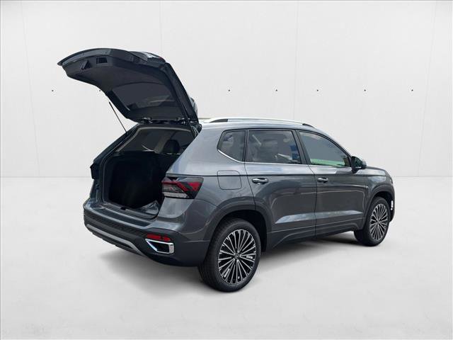 New 2025 Volkswagen Taos SE image 2
