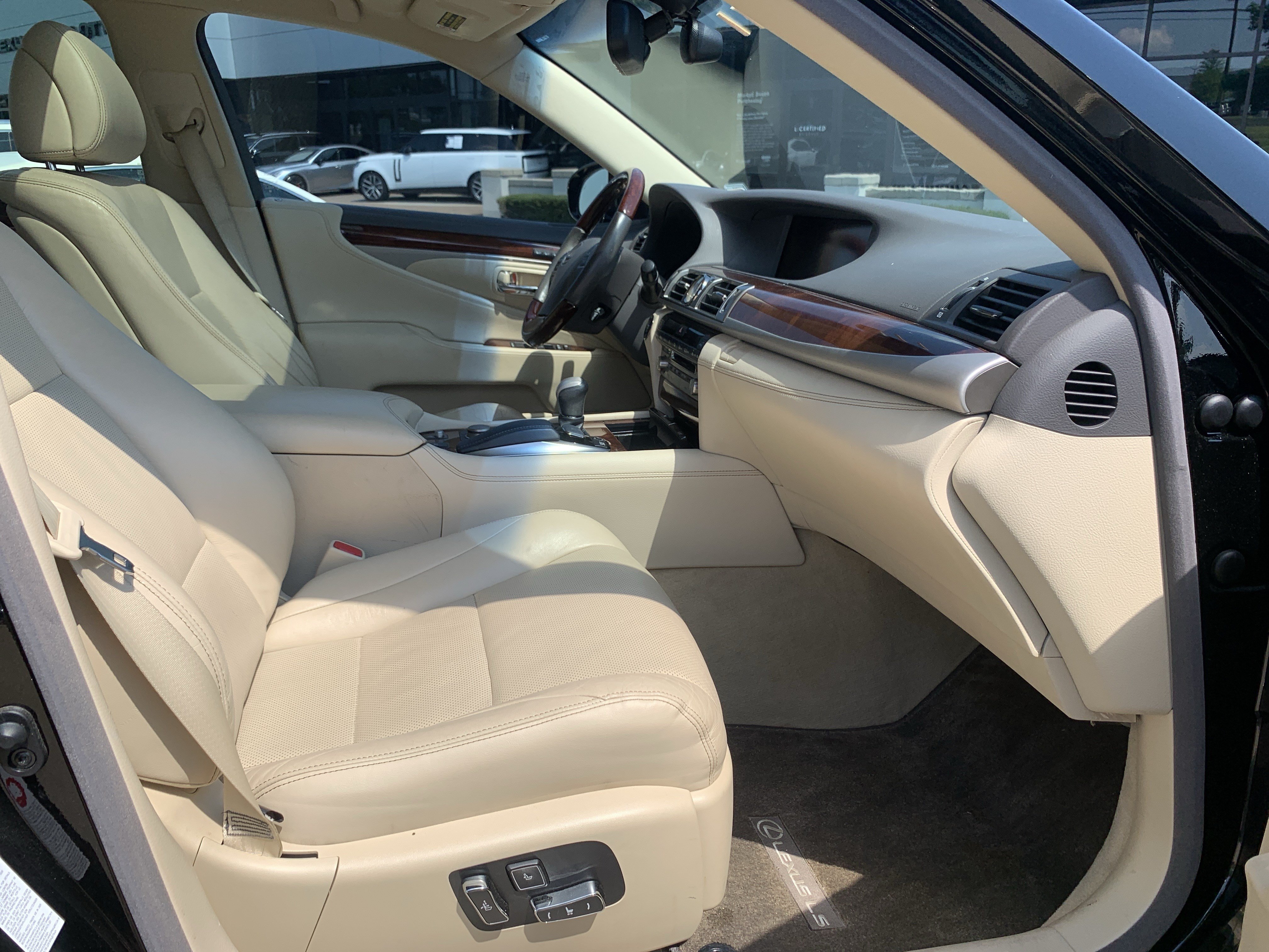 Used 2013 Lexus LS 460 AWD w/ Comfort Pkg image 35