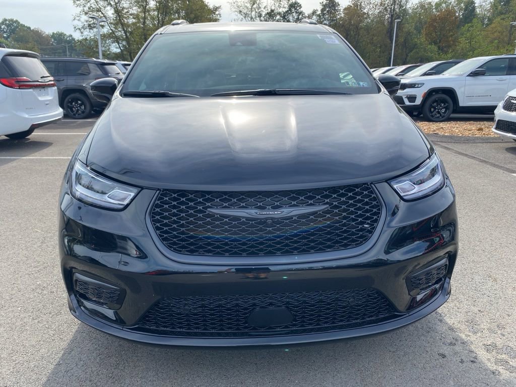 New 2026 Chrysler Pacifica Limited w/ S Appearance Package image 8