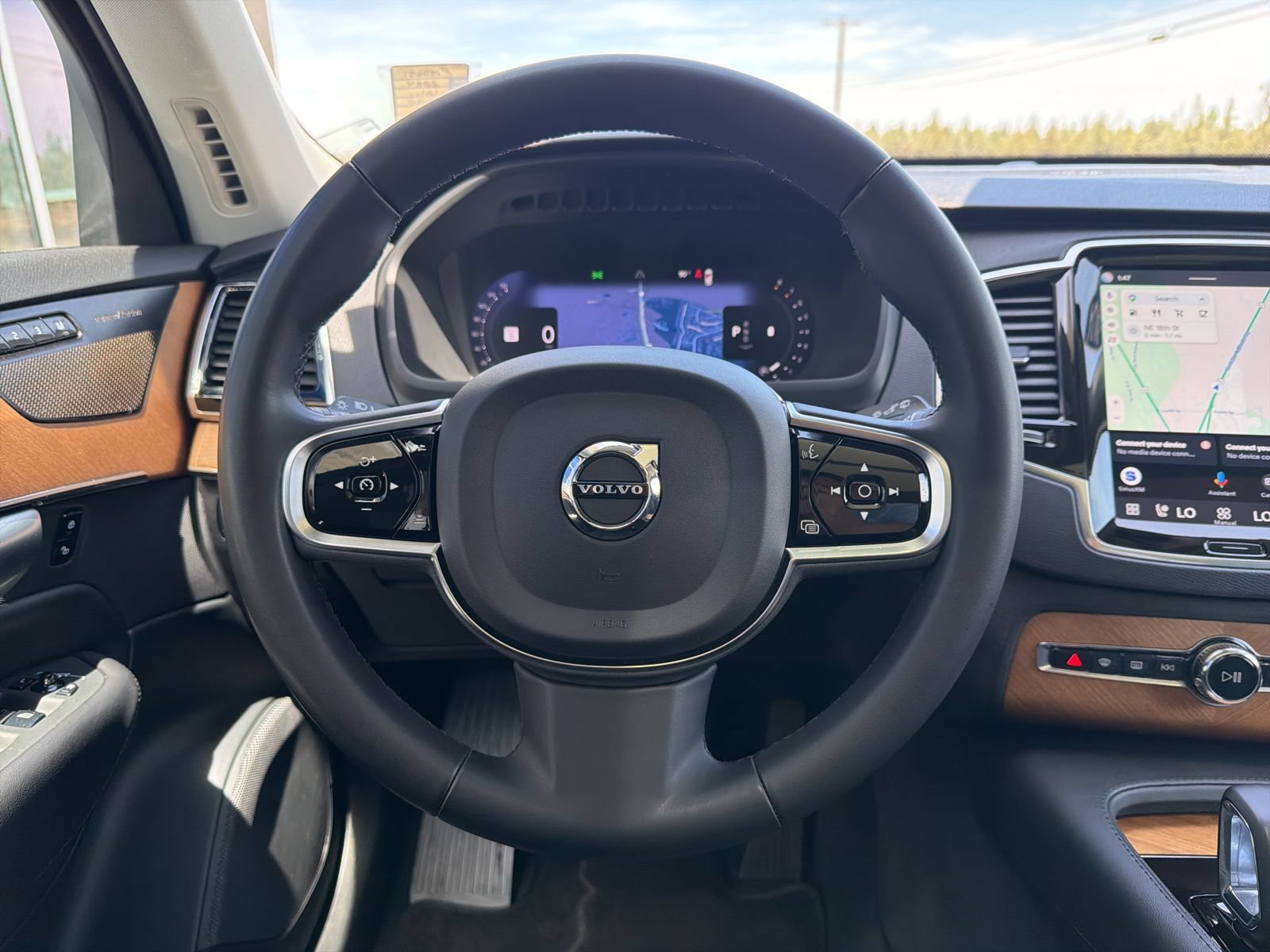 Used 2024 Volvo XC90 B6 Plus w/ Protection Package Premier AWD/4WD image 11