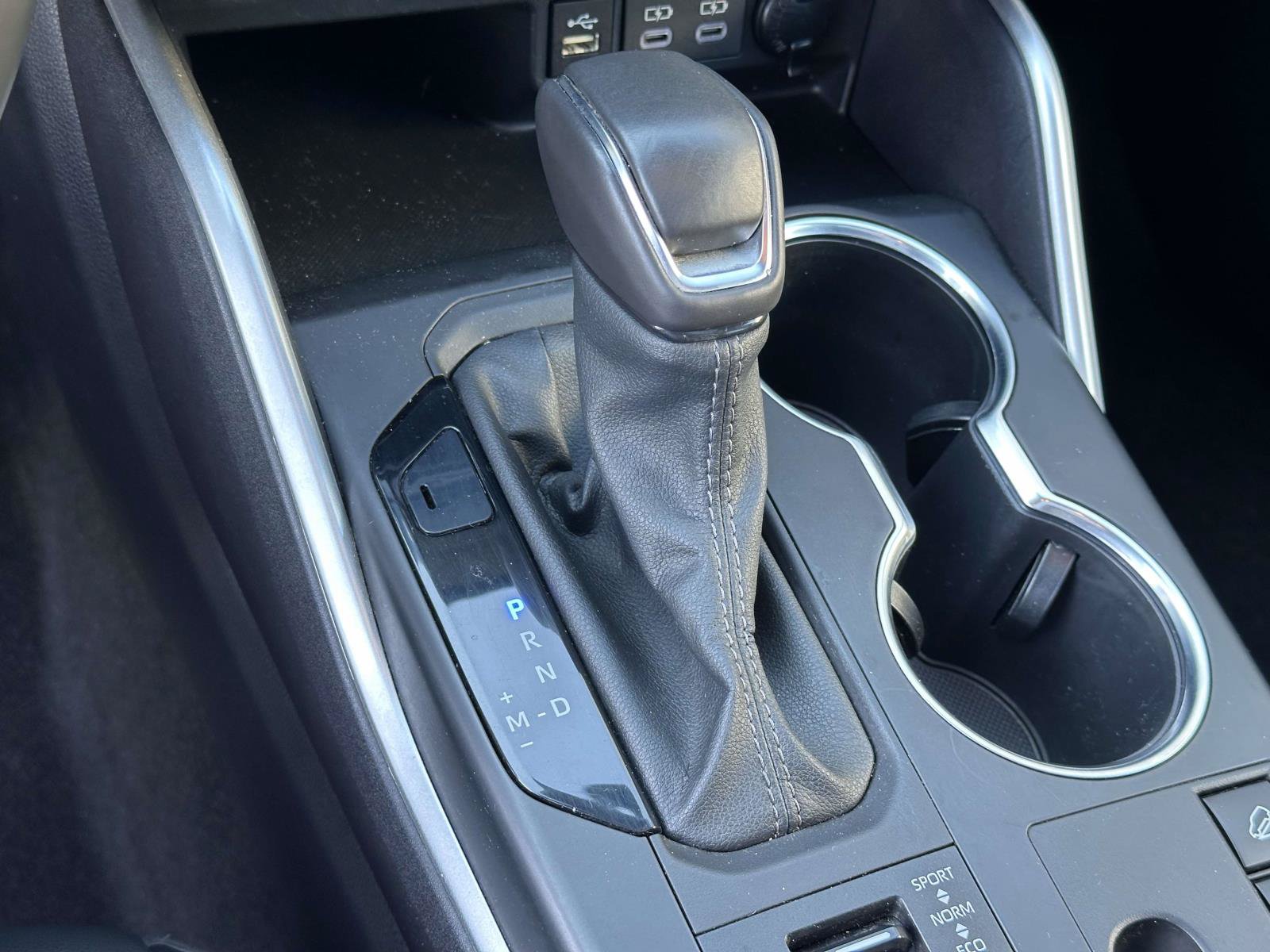 Used 2024 Toyota Highlander XSE AWD/4WD image 32