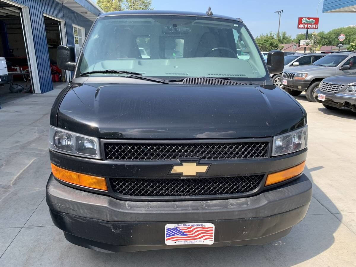 Used 2019 Chevrolet Express 2500 w/ Driver Convenience Package image 3
