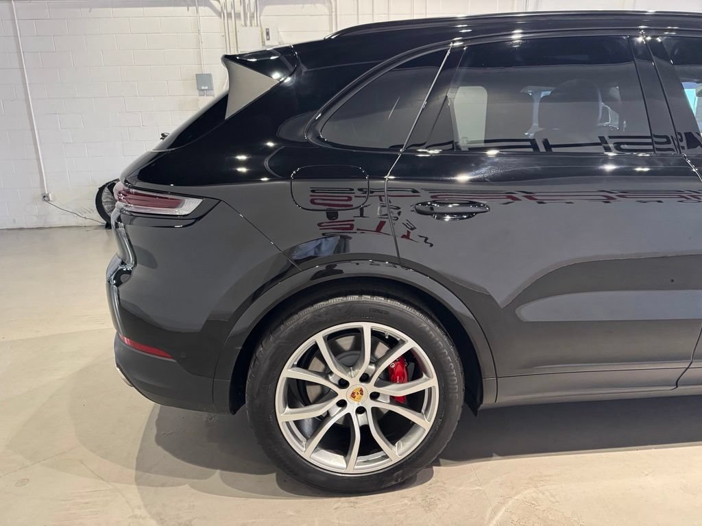 Used 2024 Porsche Cayenne S w/ Premium Package Plus AWD/4WD image 8
