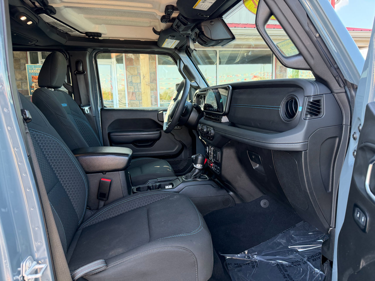 Used 2024 Jeep Wrangler Unlimited Rubicon 4xe image 22