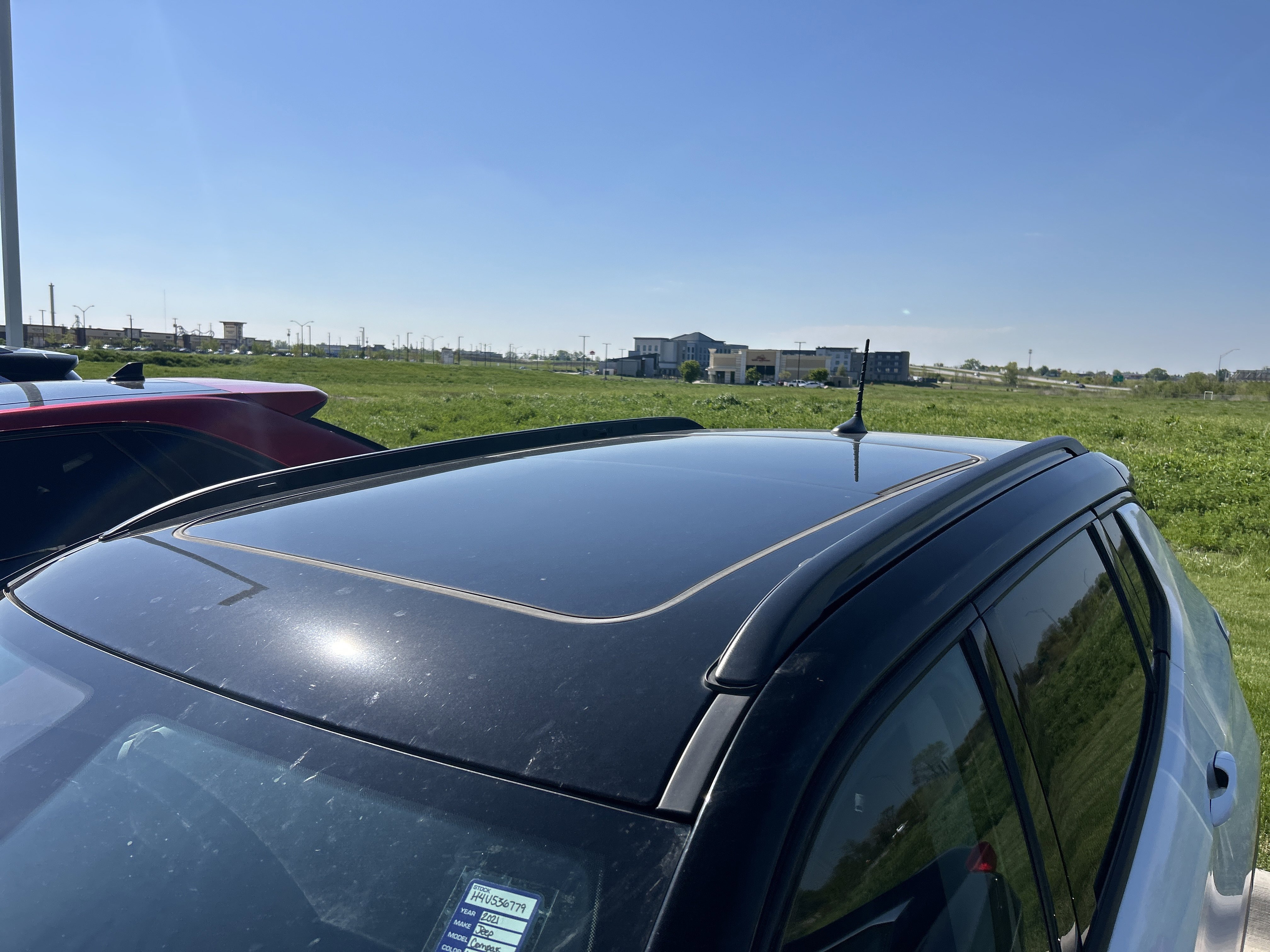 Used 2021 Jeep Compass Latitude w/ Sun and Sound Group AWD/4WD image 3