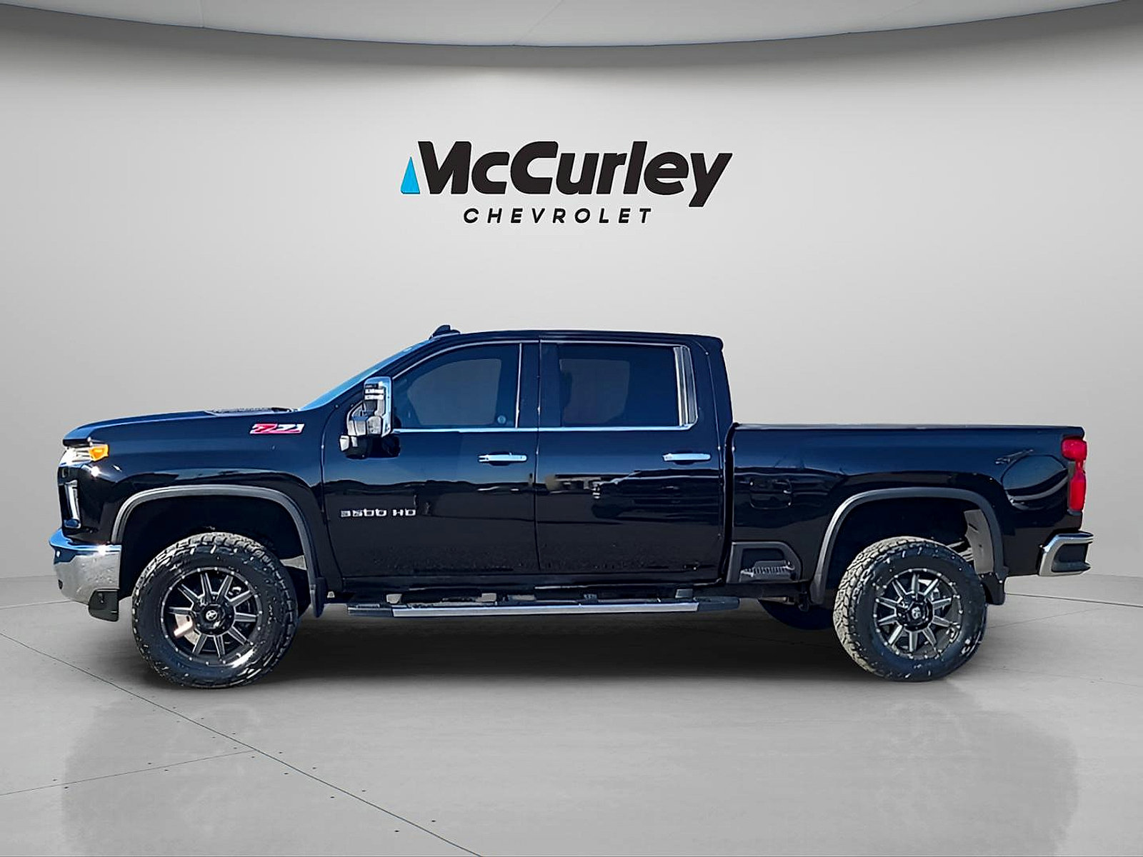 Used 2020 Chevrolet Silverado 3500 LTZ w/ LTZ Premium Package AWD/4WD image 4