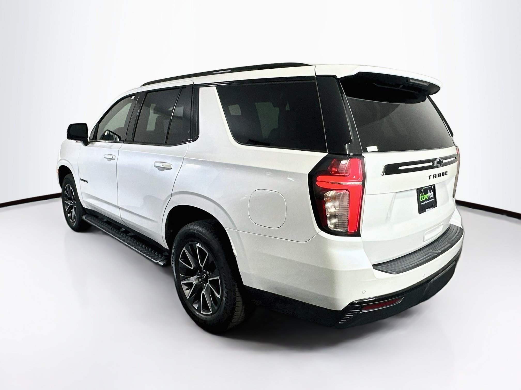Used 2023 Chevrolet Tahoe Z71 w/ Luxury Package AWD/4WD image 5