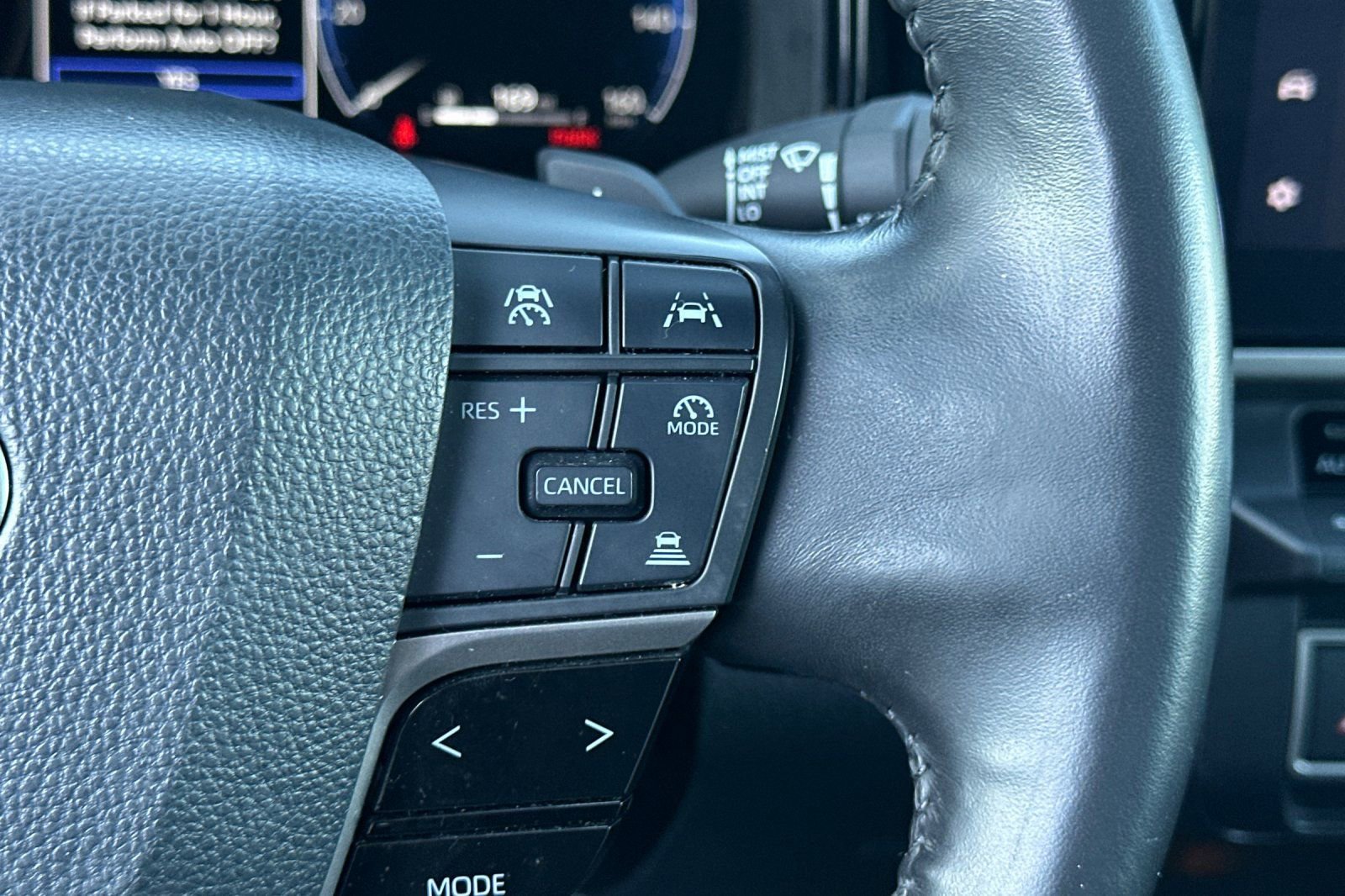 Used 2025 Toyota Camry XSE FWD image 31