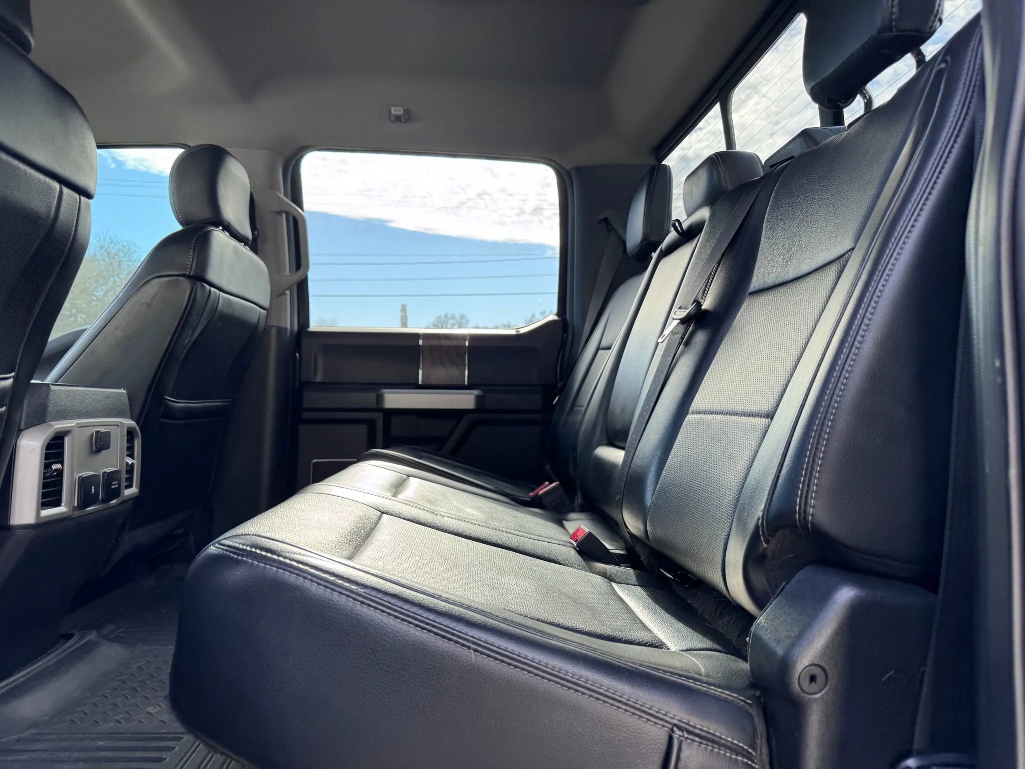 Used 2019 Ford F250 Lariat w/ Lariat Ultimate Package image 24