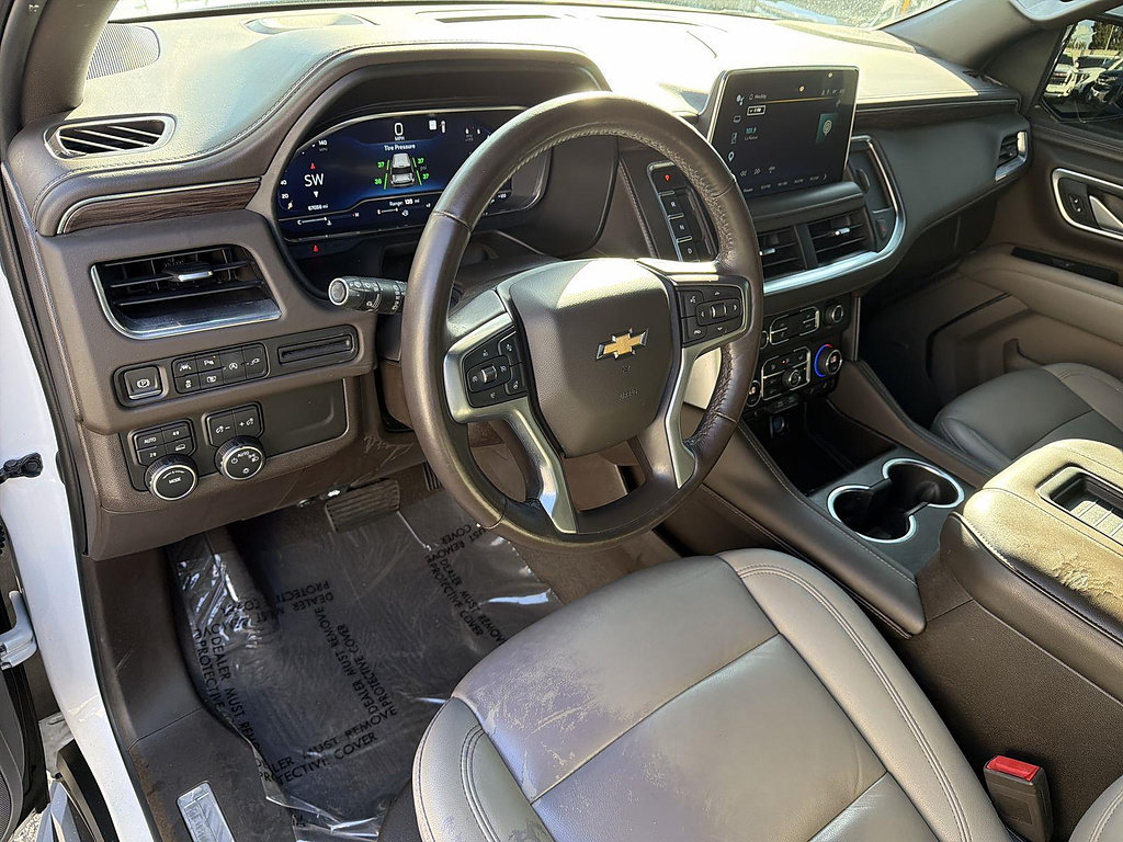 Used 2022 Chevrolet Suburban LT w/ Luxury Package AWD/4WD image 9