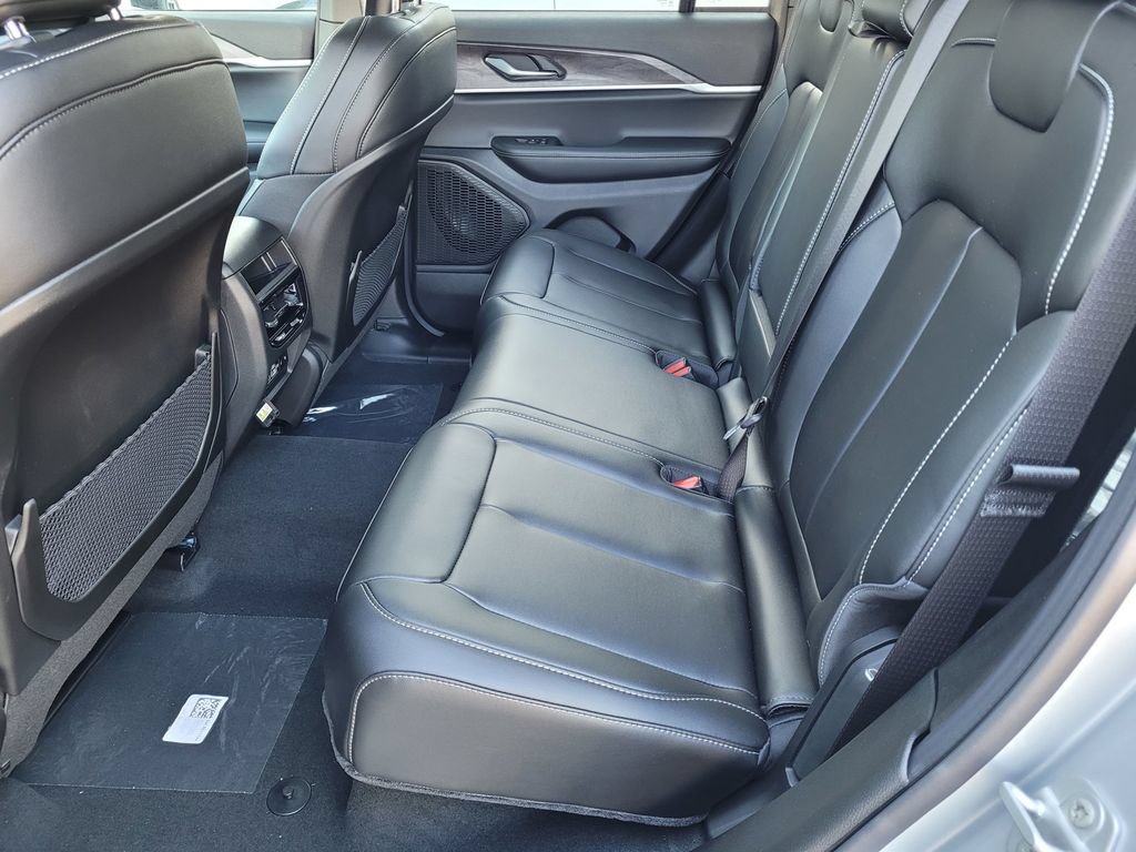 New 2025 Jeep Grand Cherokee Limited AWD/4WD image 4