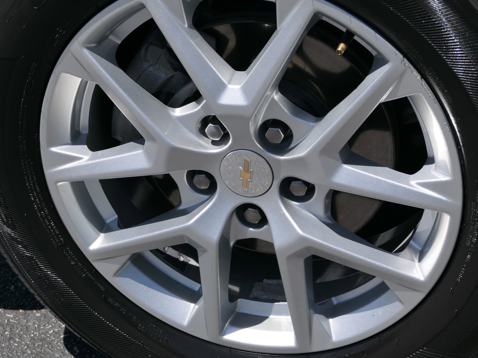 Used 2023 Chevrolet Equinox LS FWD image 11