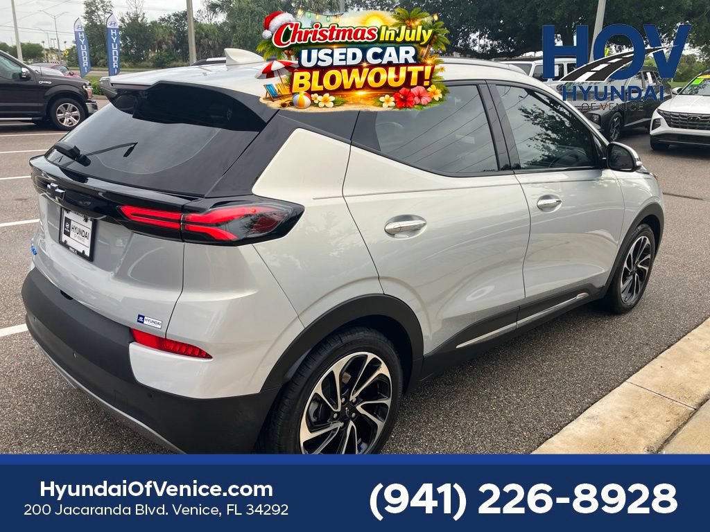 Used 2023 Chevrolet Bolt EUV Premier w/ Sun & Sound Package FWD image 6