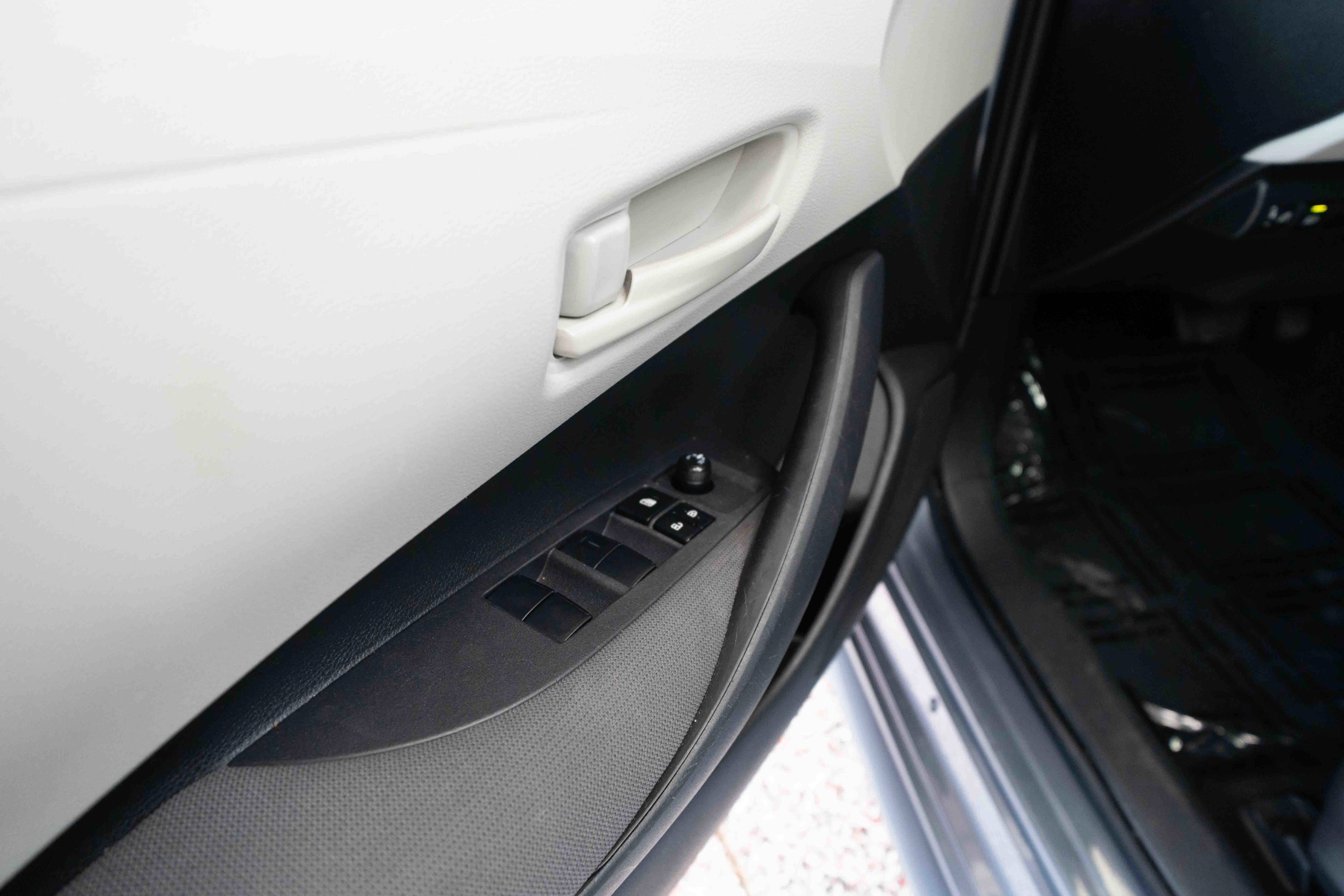 Used 2024 Toyota Corolla LE image 7