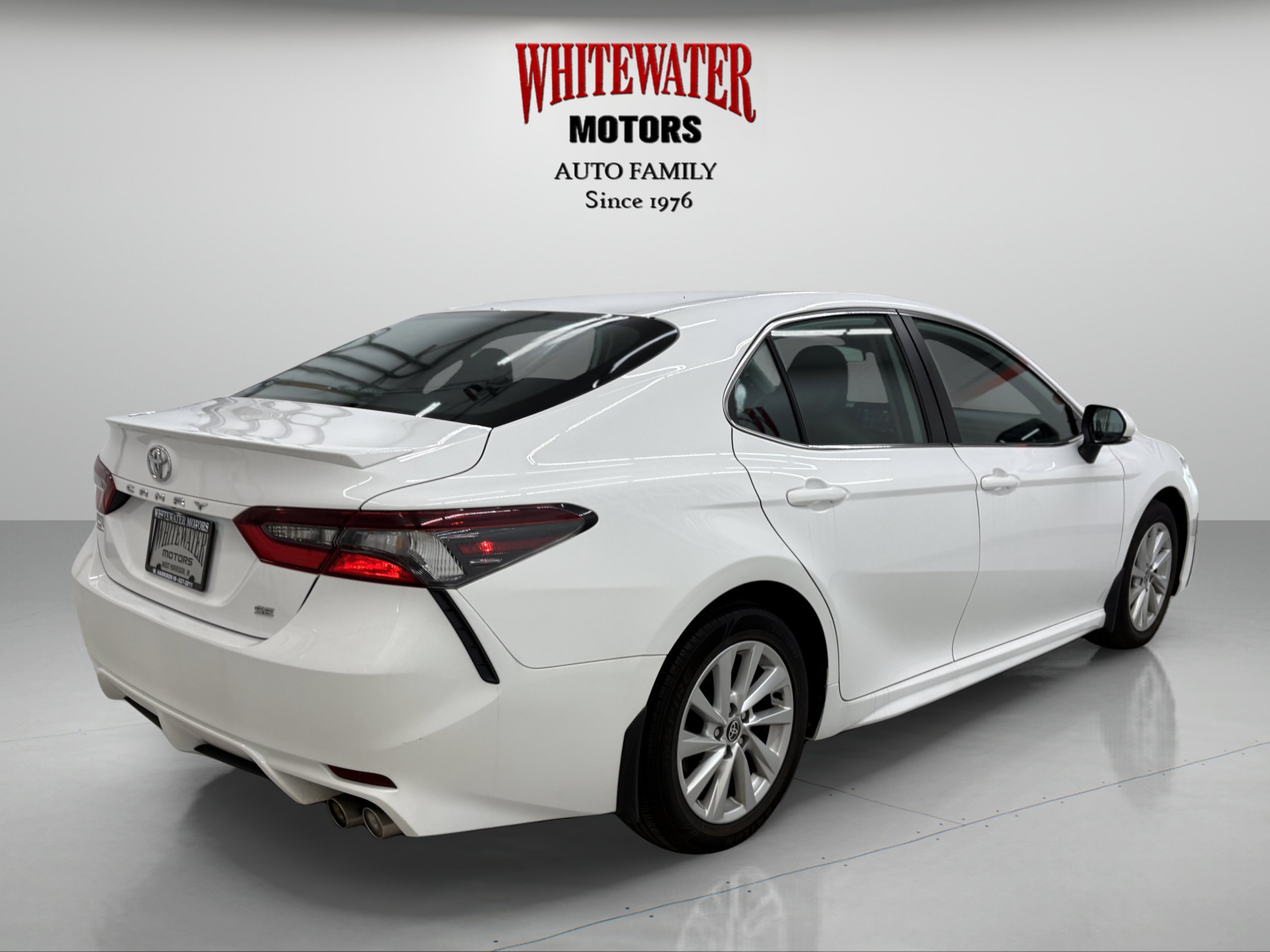 Used 2023 Toyota Camry SE FWD image 4