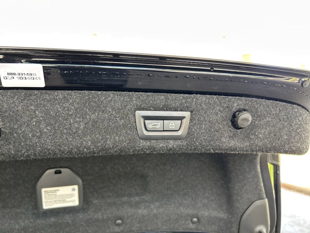 Used 2023 BMW 540i w/ M Sport Package image 32