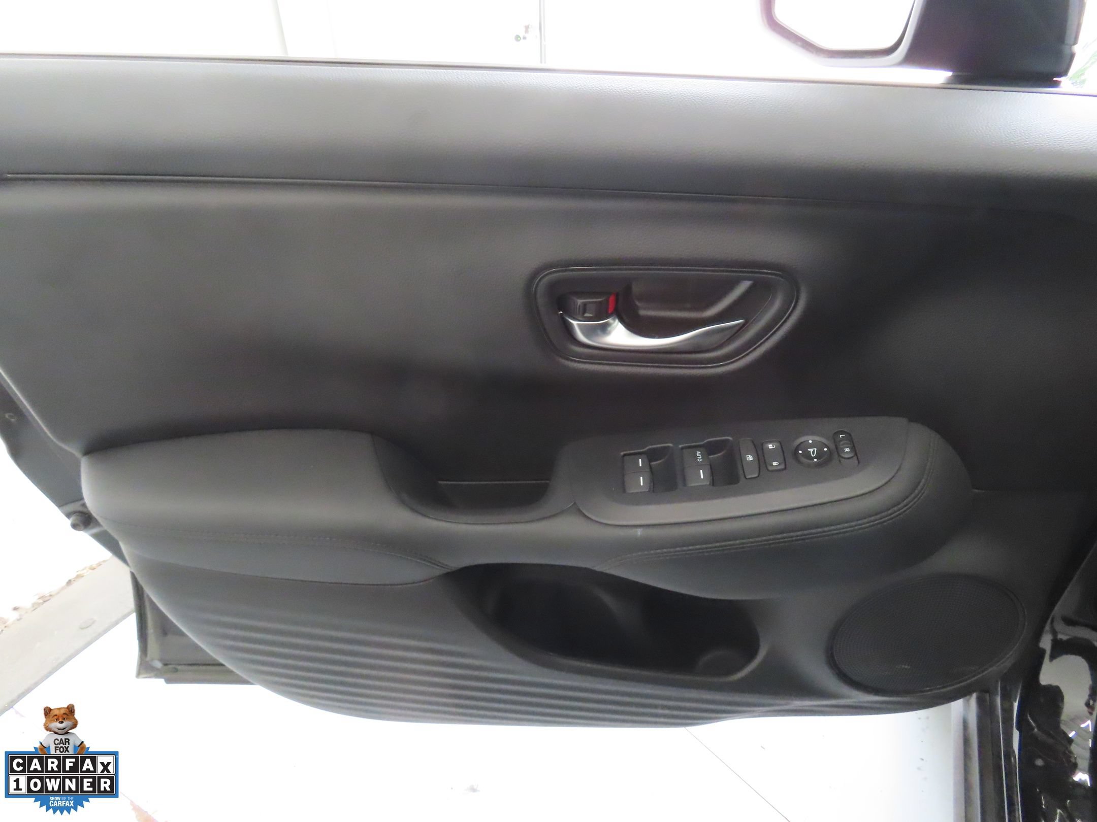 Used 2025 Honda HR-V LX image 10