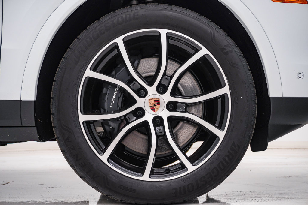 New 2026 Porsche Cayenne Coupe AWD/4WD image 10