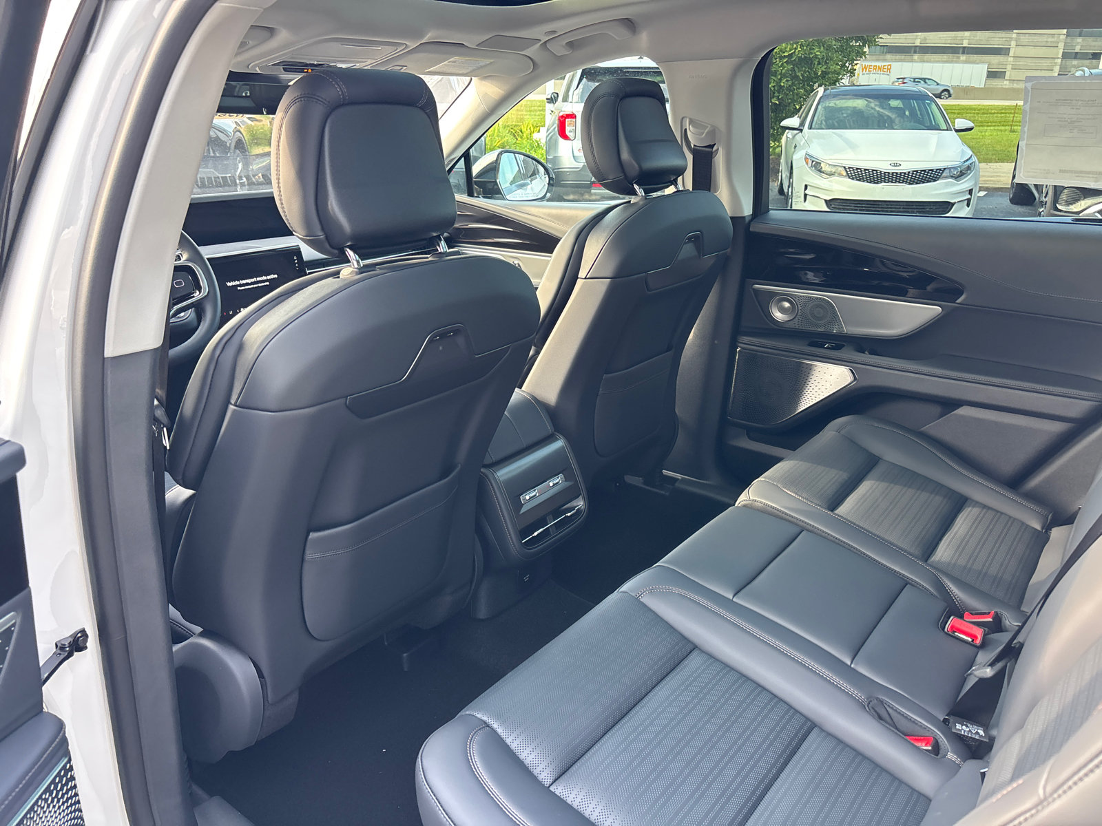 New 2026 Lincoln Nautilus Reserve AWD/4WD image 28
