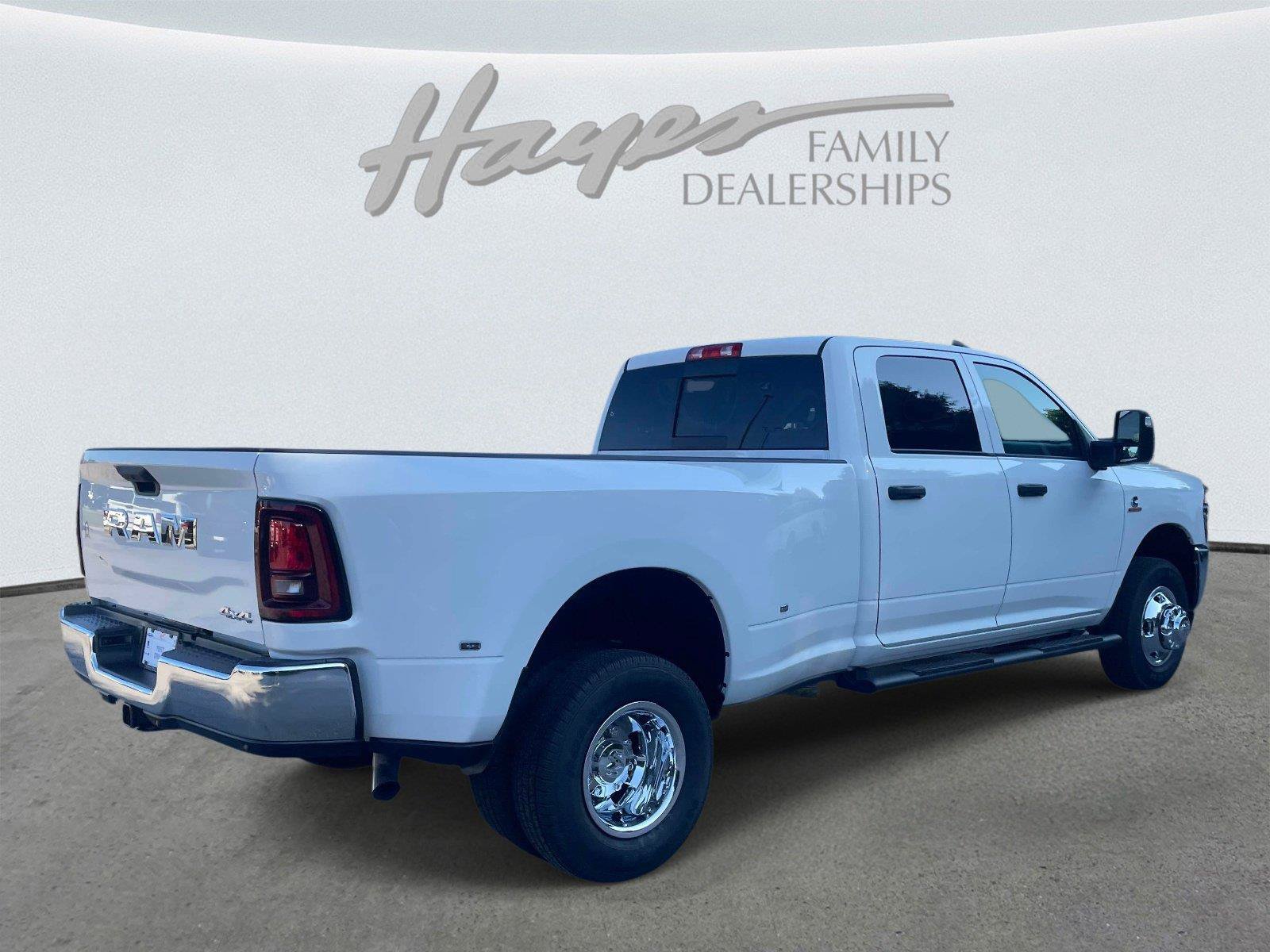New 2026 RAM 3500 Tradesman AWD/4WD image 4