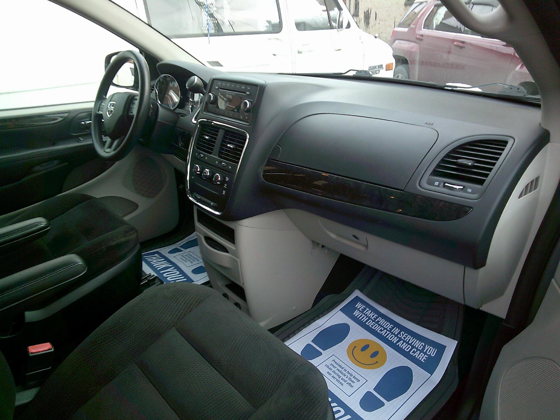 Used 2016 Dodge Grand Caravan American Value Package image 11