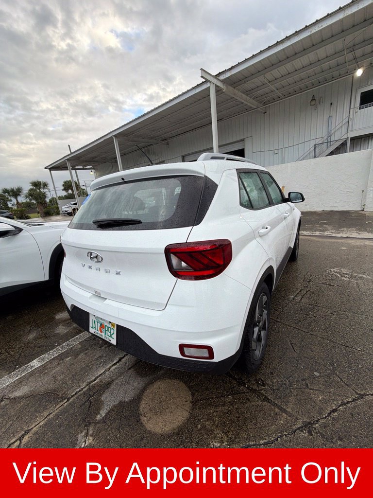 Used 2026 Hyundai Venue SEL FWD image 8