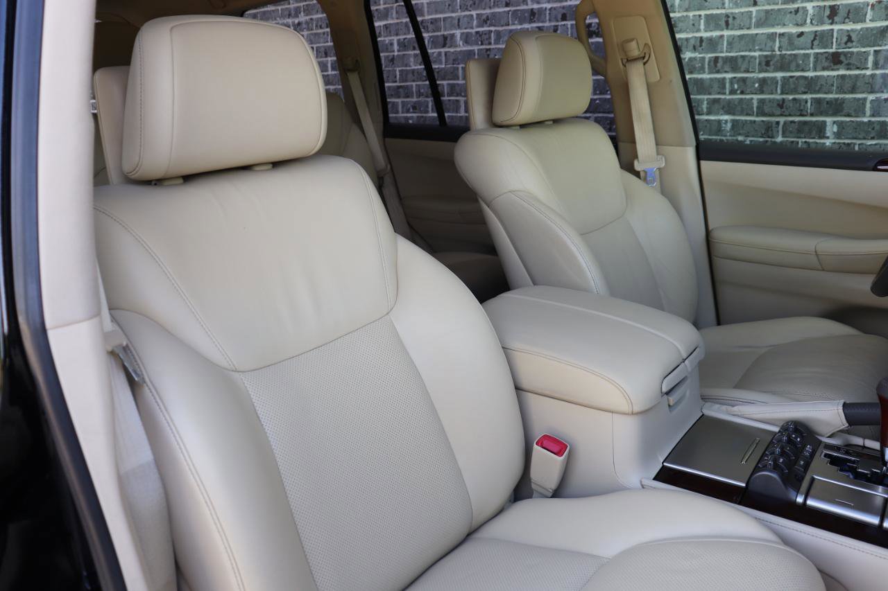 Used 2014 Lexus LX 570 4WD image 26