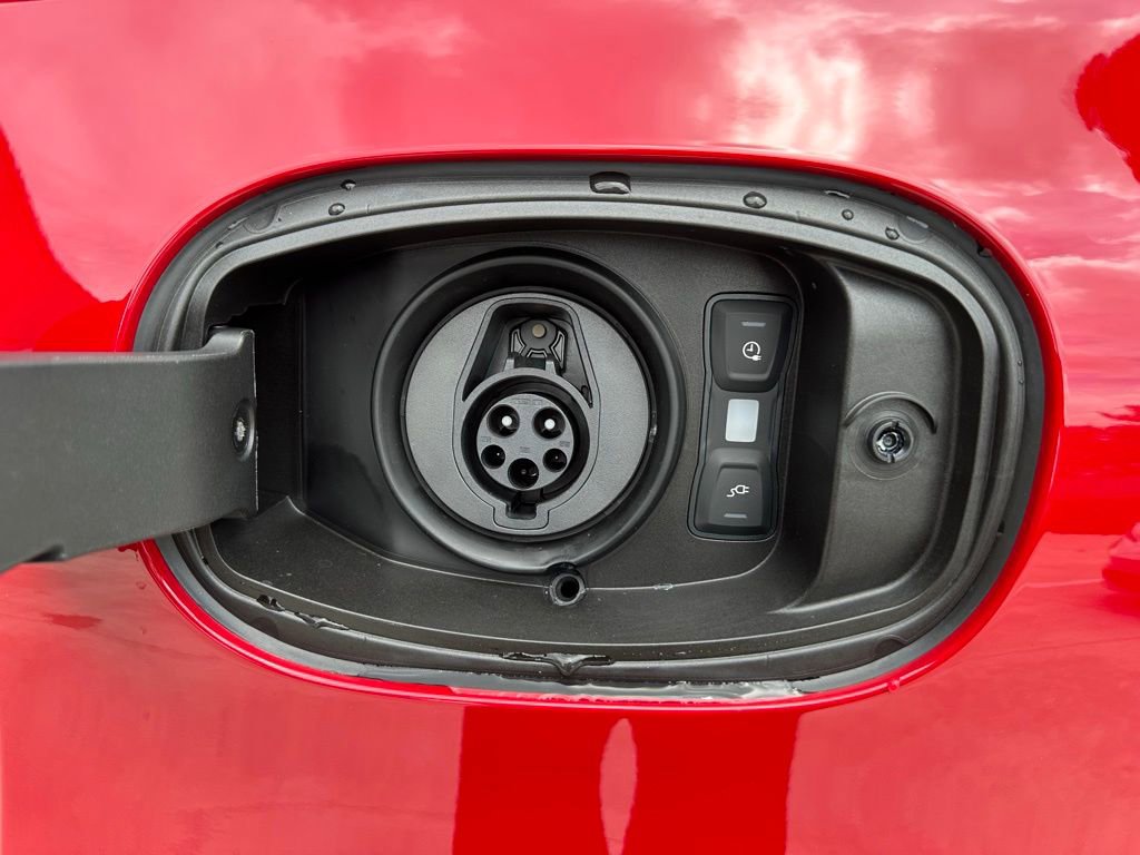 Used 2025 Porsche Cayenne E-Hybrid image 38