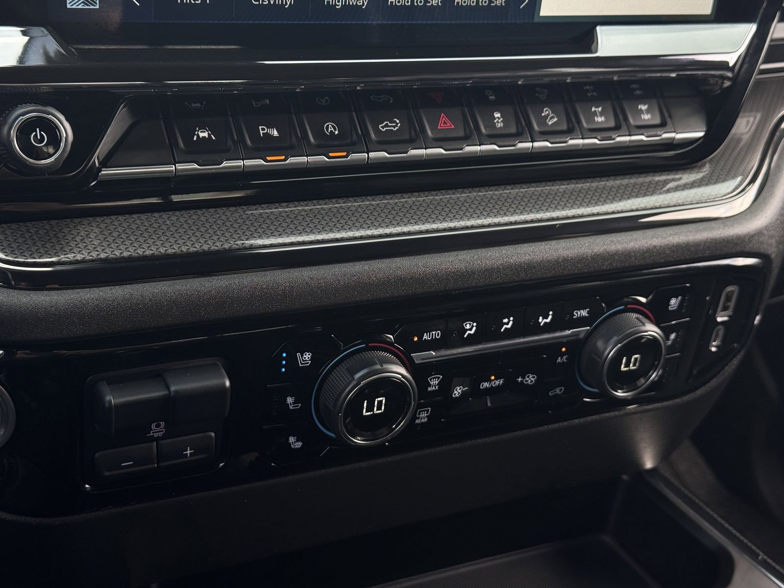 Used 2022 Chevrolet Silverado 1500 ZR2 w/ Technology Package image 24