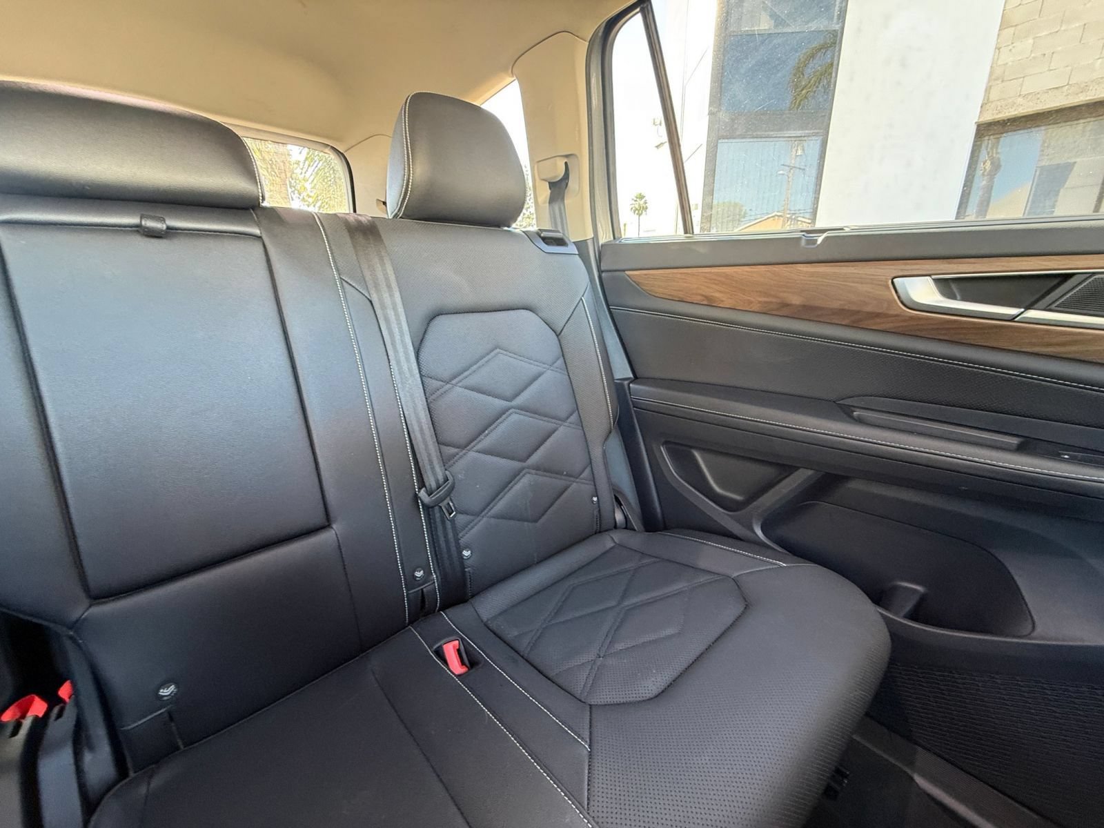 Used 2025 Volkswagen Atlas SE AWD/4WD image 37