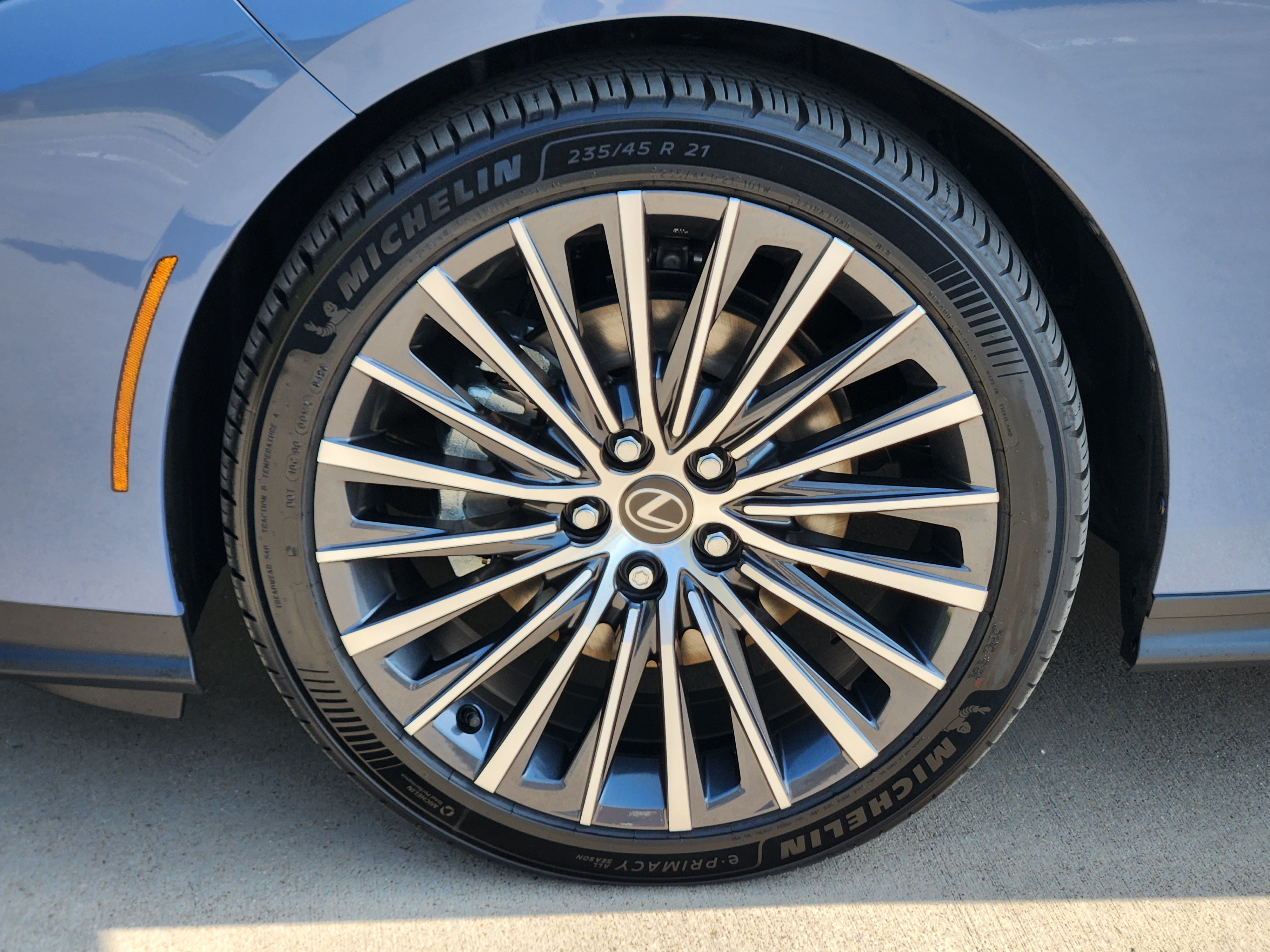 New 2026 Lexus ES 350e FWD image 6