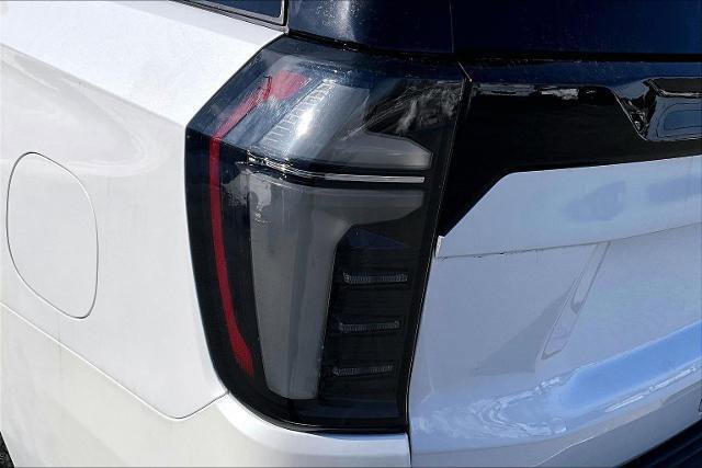 Used 2025 Chevrolet Suburban High Country image 23