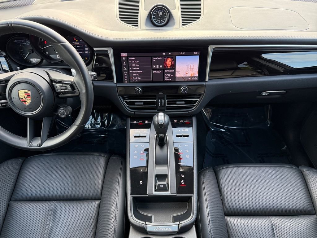 Used 2023 Porsche Macan Turbo AWD/4WD image 11