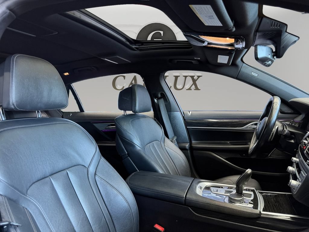 Used 2021 BMW 740i w/ M Sport Package RWD image 15
