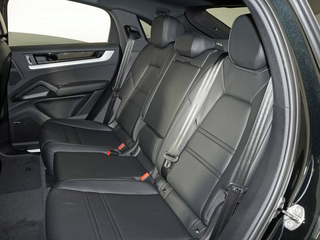 New 2026 Porsche Cayenne Coupe AWD/4WD image 34