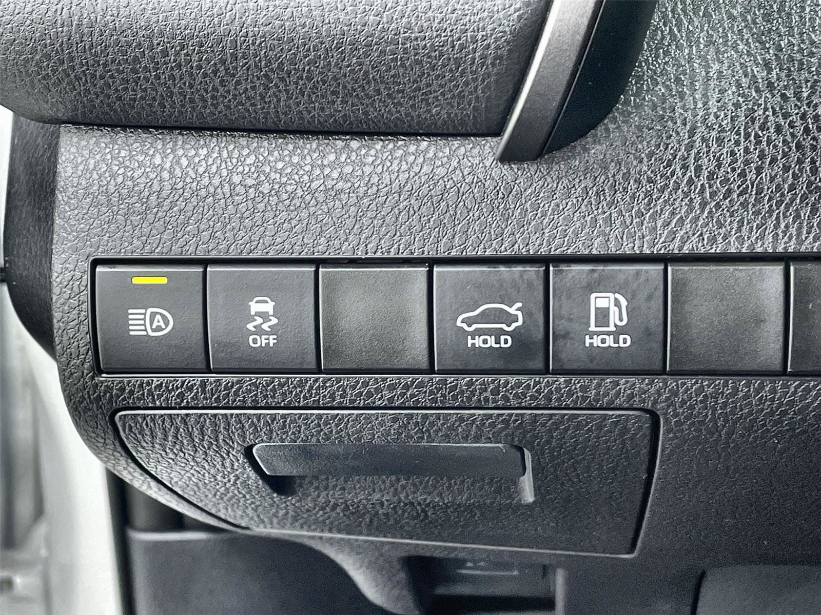 Used 2022 Toyota Camry XLE w/ Carpet Mat Package (TMS) image 16