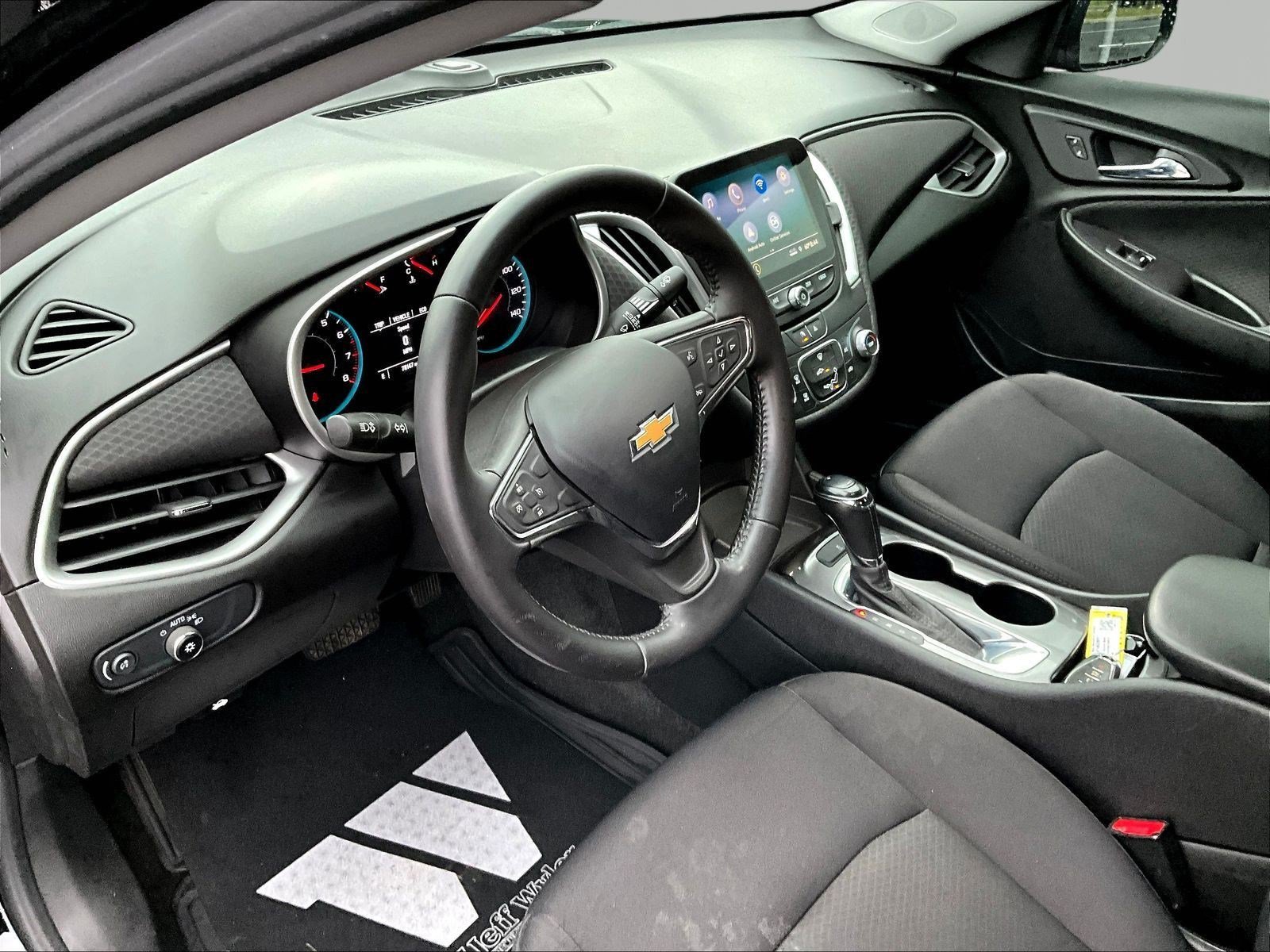 Used 2020 Chevrolet Malibu RS FWD image 14