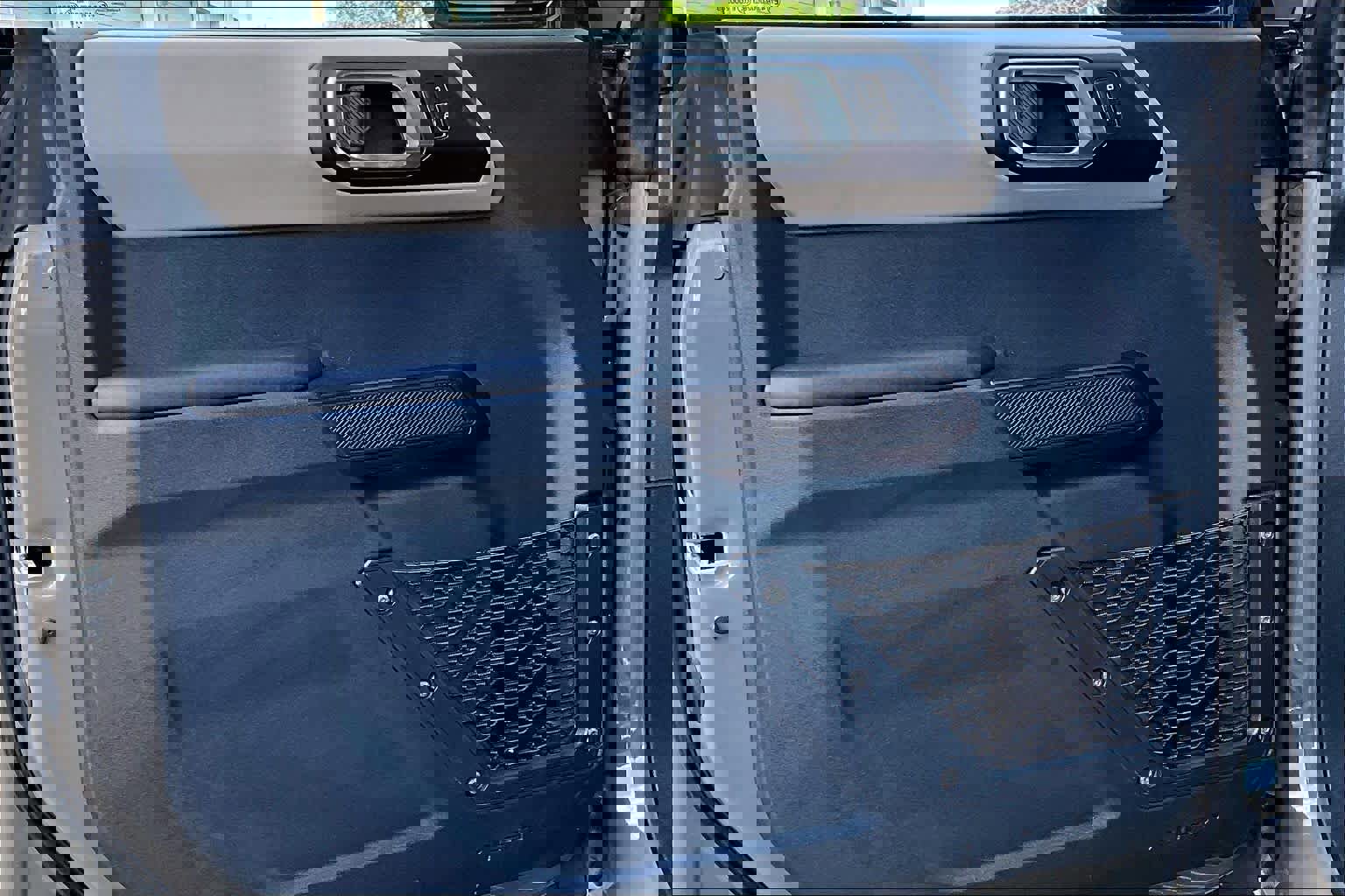 Used 2025 Ford Bronco Big Bend w/ Black Diamond Package image 28