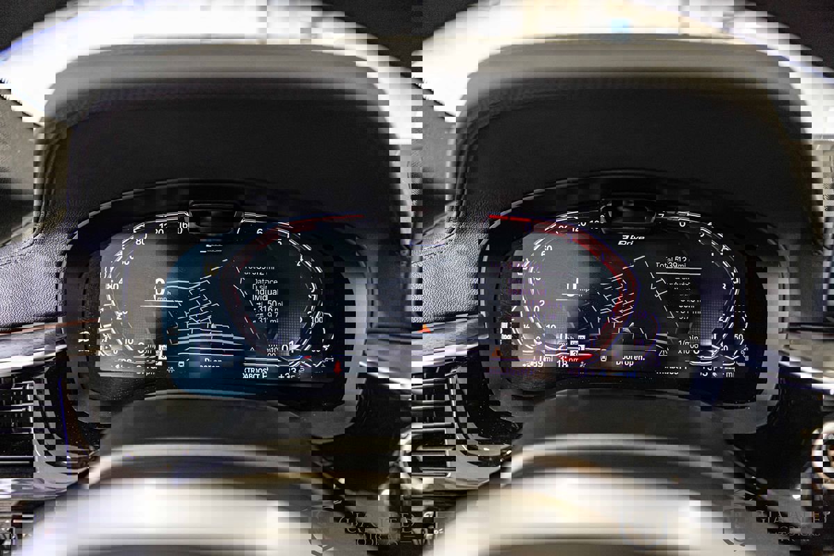 Used 2021 BMW 530e xDrive w/ Executive Package image 25