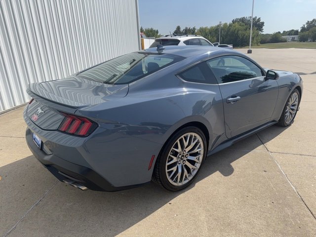 Used 2024 Ford Mustang Premium image 8