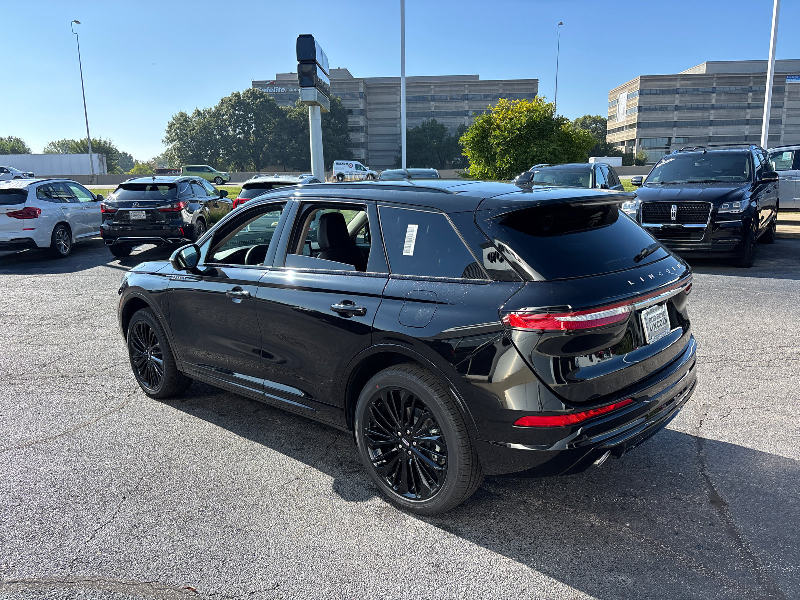 New 2026 Lincoln Corsair Reserve w/ Jet Appearance Package image 5