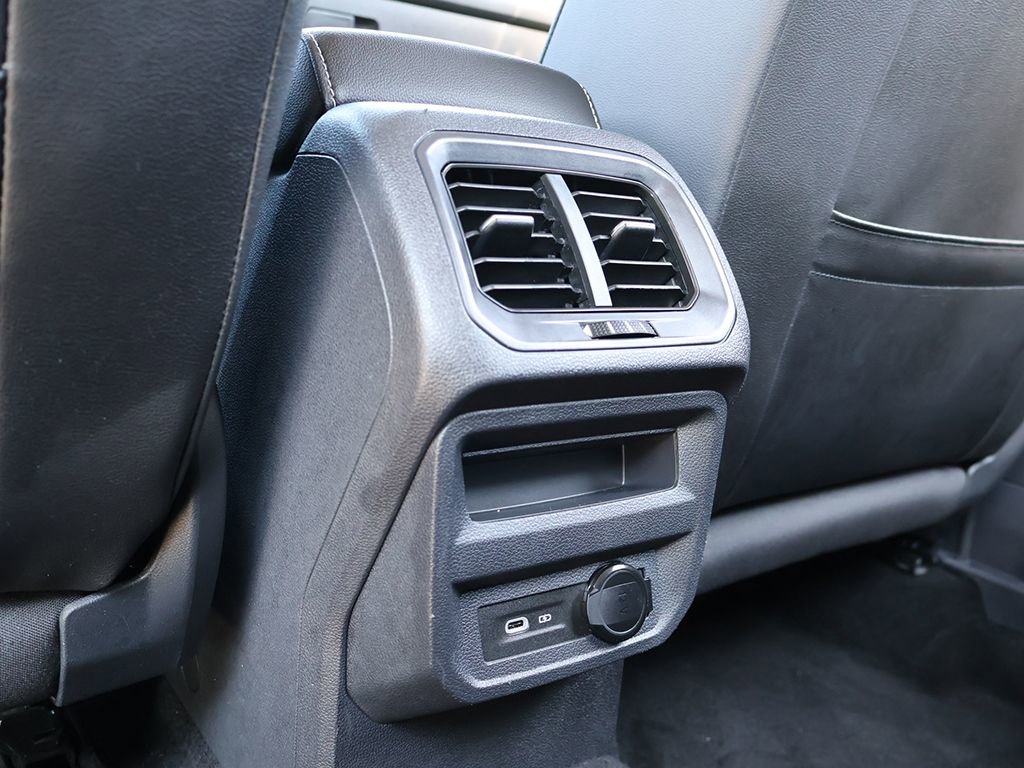 Used 2023 Volkswagen Tiguan SE FWD image 48