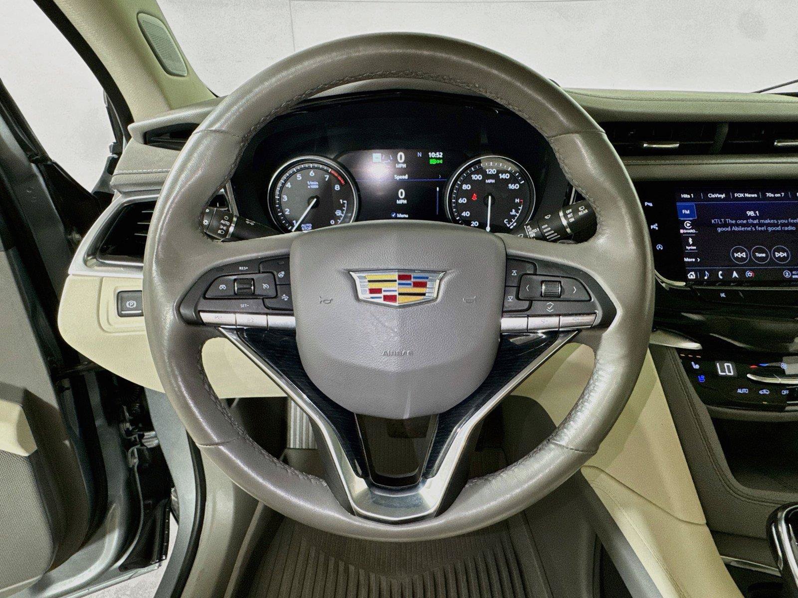 Used 2024 Cadillac XT6 Premium Luxury w/ Technology Package FWD image 9