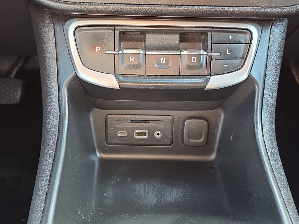 Used 2022 GMC Terrain SLT image 32