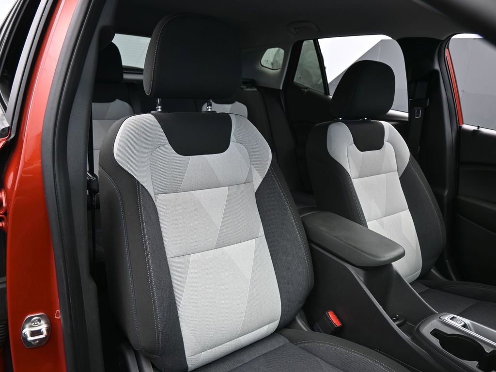 Used 2024 Chevrolet Trax LS image 37